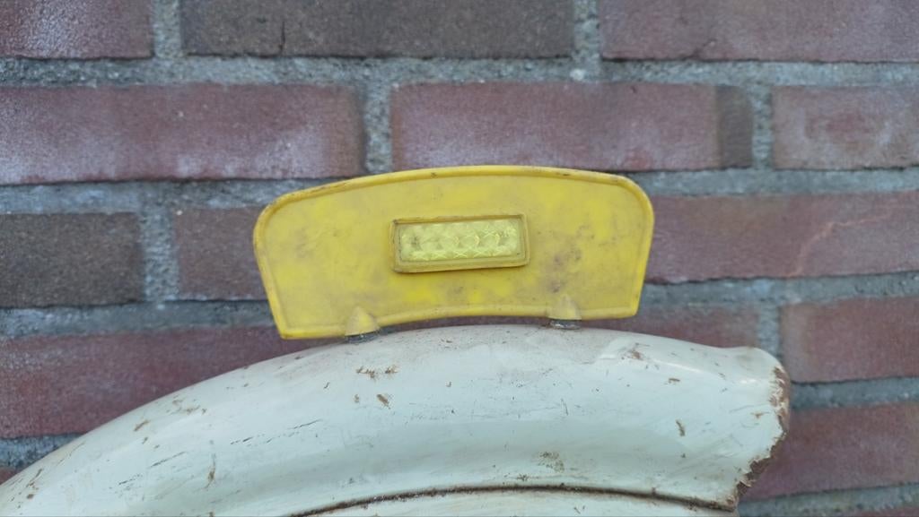 Batavus geel bromfietsplaatje GEZOCHT ., Ophalen of Verzenden, Batavus