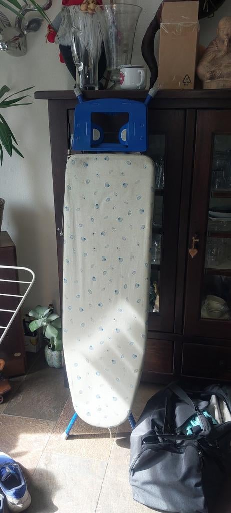 Zeer stevige strijkplank in nette staat, Ophalen, Gebruikt