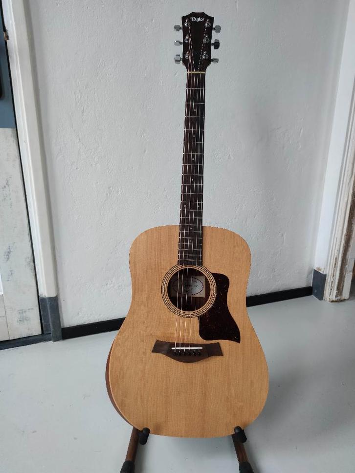 Te koop Taylor 10e dreadnought gitaar, Muziek en Instrumenten, Snaarinstrumenten | Gitaren | Akoestisch, Zo goed als nieuw, Western- of Steelstringgitaar