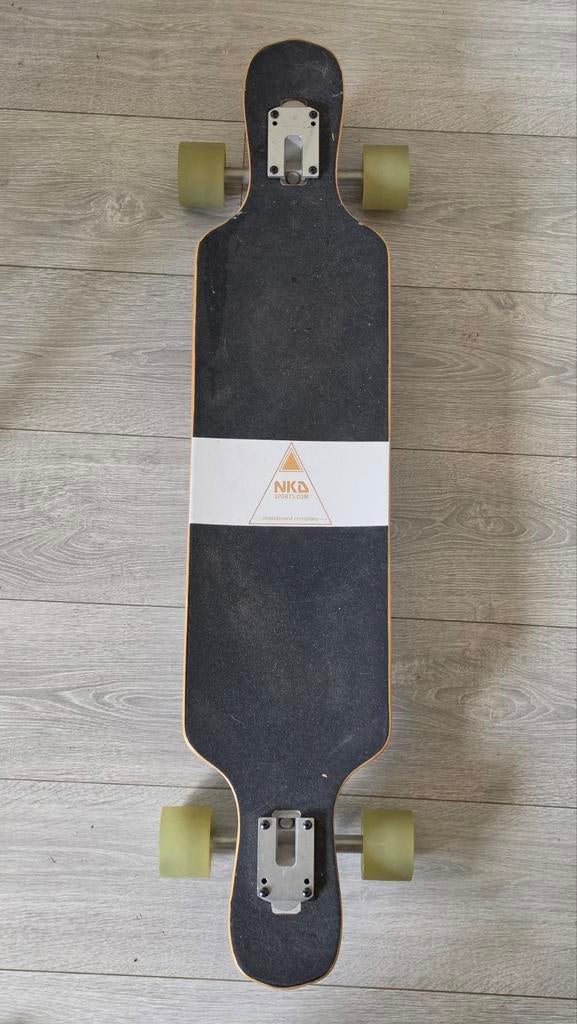 Nkd Longboard - Zo goed als nieuw, Sport en Fitness, Skateboarden, Ophalen of Verzenden, Zo goed als nieuw, Skateboard, Longboard