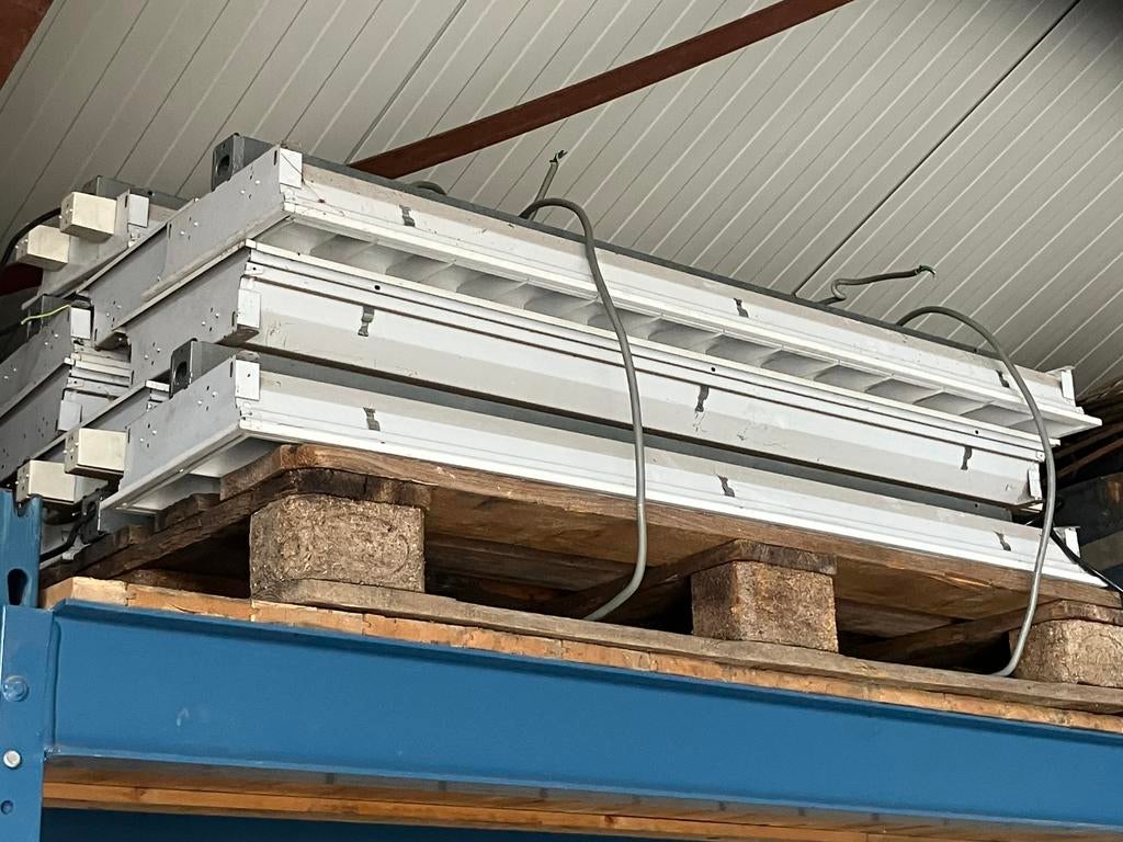 Tl lampen tl armaturen tl buizen, Ophalen, Zo goed als nieuw, 50 tot 200 watt, Lamp met armatuur