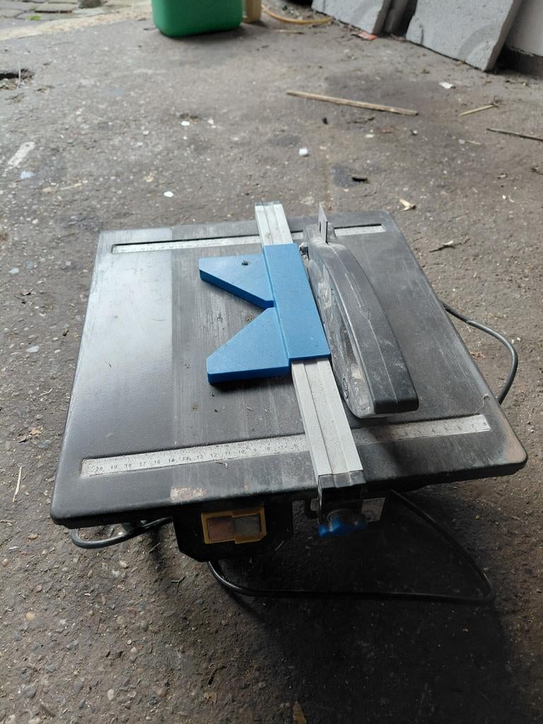 HBM Tegelzaagmachine, Ophalen