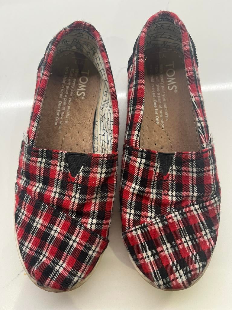 TOMS schoenen rood wit zwart 12Y (maat ~30), Gebruikt, Jongen of Meisje, Schoenen, Ophalen of Verzenden