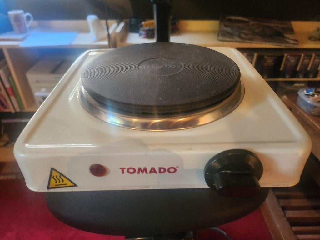 Tomado elektrische kookplaat - Compact en handig, Gebruikt, 3 kookzones of minder, Ophalen of Verzenden, Vrijstaand