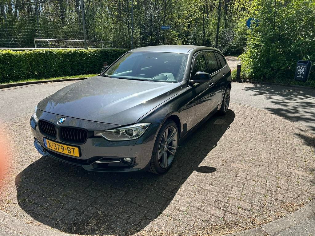 BMW 3-Serie 320I executive Touring AUT 2013 Grijs XDrive., 4 cilinders, 1535 kg, Stationwagon, Particulier