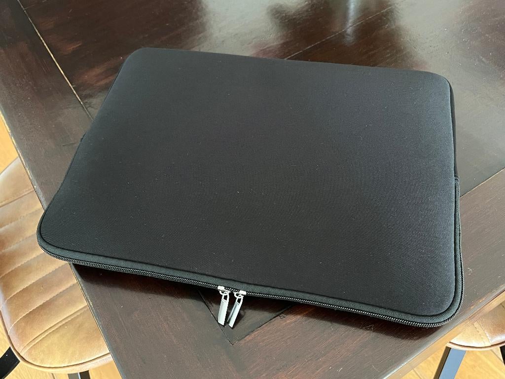 Laptophoes 15.6 inch, Ophalen of Verzenden, 15 inch, Zo goed als nieuw