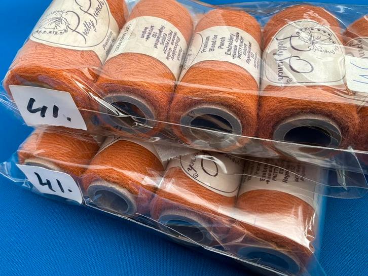 Punch wol  , nr 41 , doos 1 , nog 14 te koop, Hobby en Vrije tijd, Knutselen, Nieuw, Materiaal, Ophalen