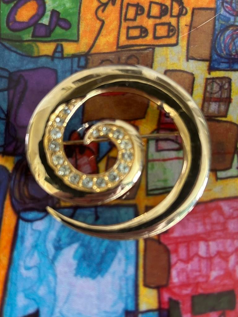 Vintage Broche met steentjes, Overige materialen, 4 tot 7 cm, Gebruikt, Ophalen of Verzenden