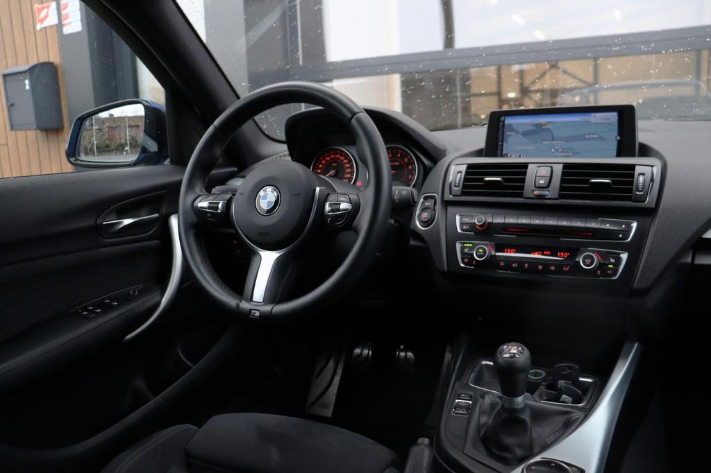 BMW 1-serie 116i Executive | NAP | M-SPort | Cruise | Harman, Gebruikt, Euro 6, 4 cilinders, Blauw