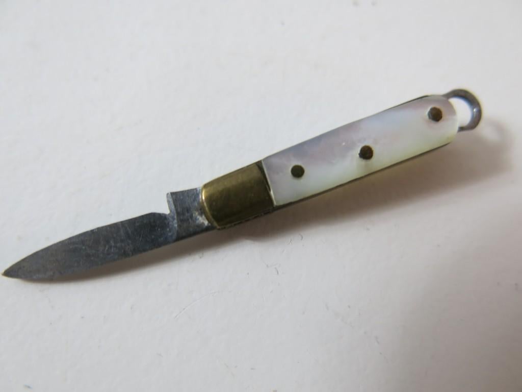 Antiek Mini zakmes 3cm parelmoer, Antiek en Kunst, Antiek | Gereedschap en Instrumenten, Ophalen of Verzenden