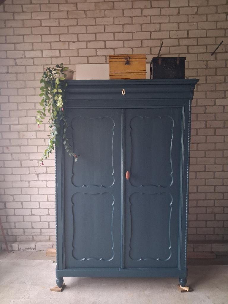 Antieke keukenkast, Ophalen