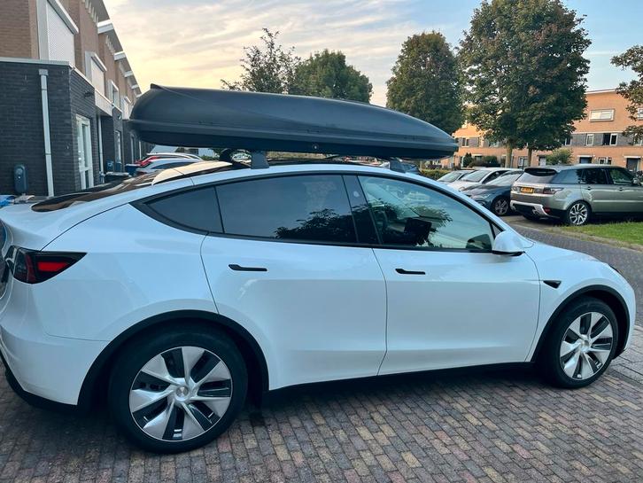 Originele dakdragers Tesla Model Y te huur, Auto diversen, Dakdragers, Zo goed als nieuw, Ophalen