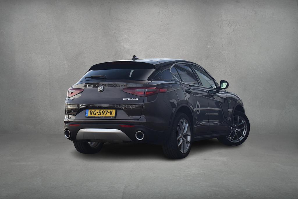 Alfa Romeo Stelvio 2.0 T AWD Super | 310 PK Stage 1 | Trekha, Euro 6, 4 cilinders, Vierwielaandrijving, 93 €/maand