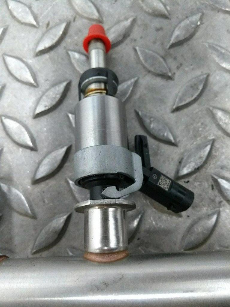 VOLKSWAGEN GOLF BRANDSTOF INJECTOR / VERSTUIVER 2017, Auto-onderdelen, Ophalen of Verzenden, Gebruikt, Stiba lid