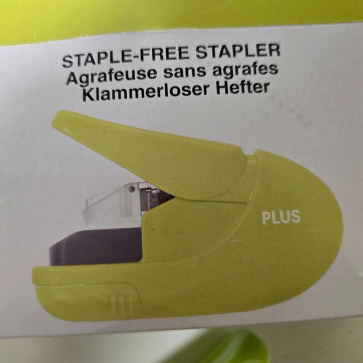 STAPLE FREE STAPLER - Nietmachine zonder Nietjes, Diversen, Bureau-accessoires, Zo goed als nieuw, Ophalen