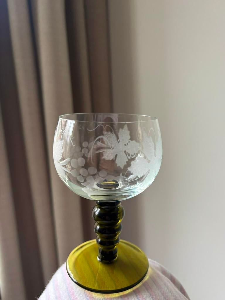 Vintage kristal glas Römer-stijl groen bolsteel druiven blad, Ophalen of Verzenden, Zo goed als nieuw