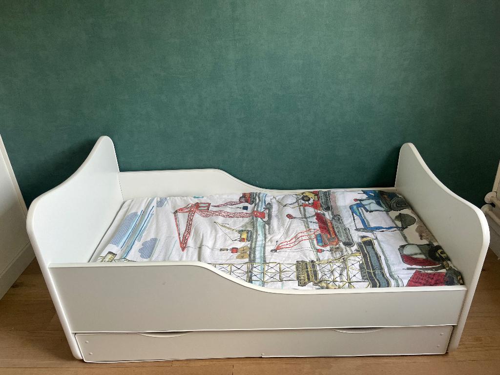 Peuterbed met matras, Kinderen en Baby's, Gebruikt, 70 tot 85 cm, 140 tot 160 cm, Ophalen