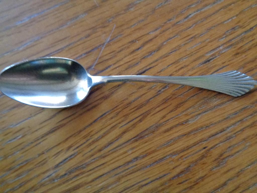 verzilverde theelepel  met waaier motief van wellner, Antiek en Kunst, Ophalen of Verzenden