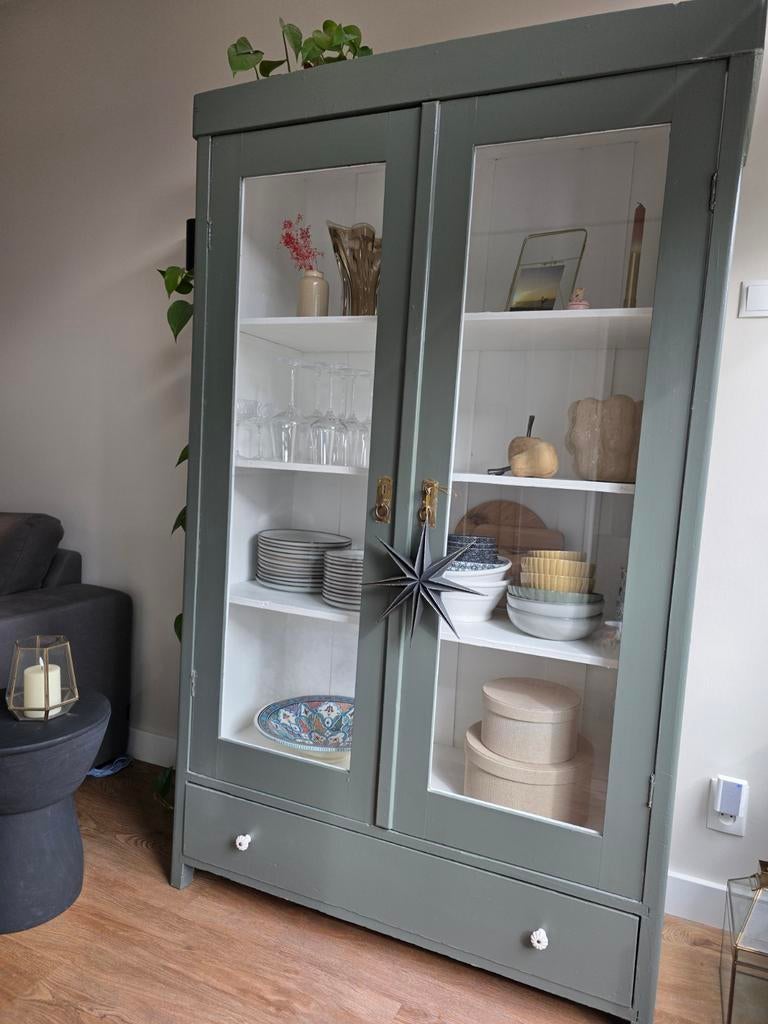 Brocante servieskast/vitrinekast, Huis en Inrichting, Kasten | Vitrinekasten, Ophalen, Gebruikt, 50 tot 100 cm, 150 tot 200 cm