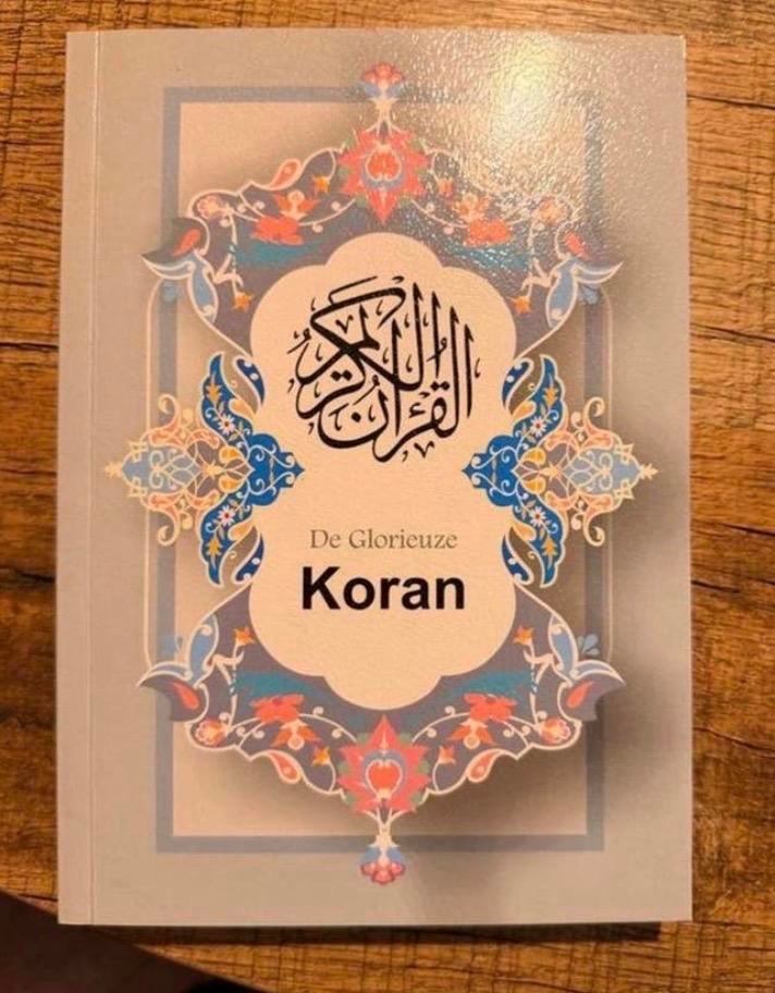 De Glorieuze Koran nieuw staat, Ophalen of Verzenden, Gelezen, Islam