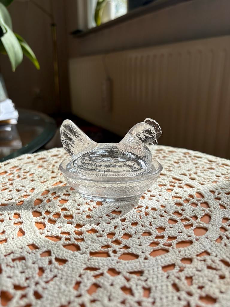 Glazen botervlootje in de vorm van een kip, Ophalen of Verzenden, Wit, Glas, Overige typen