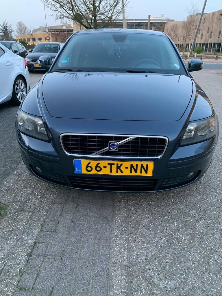 VOLVO S40 | 2006 | 1.8 Benzine | 5-bak | 257.000 km, Voorwielaandrijving, Blauw, S40, Grijs