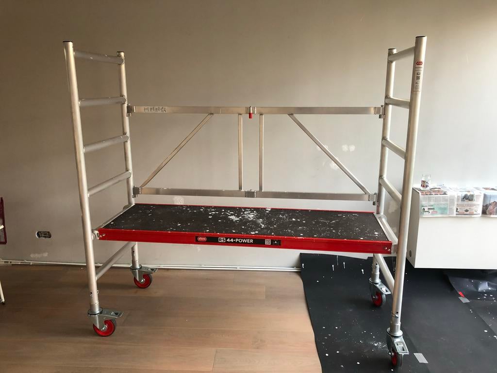 Compacte kamersteiger/rolsteiger - voor binnen en buiten, Doe-het-zelf en Verbouw, Steigers, Ophalen, Gebruikt, Rolsteiger of Kamersteiger