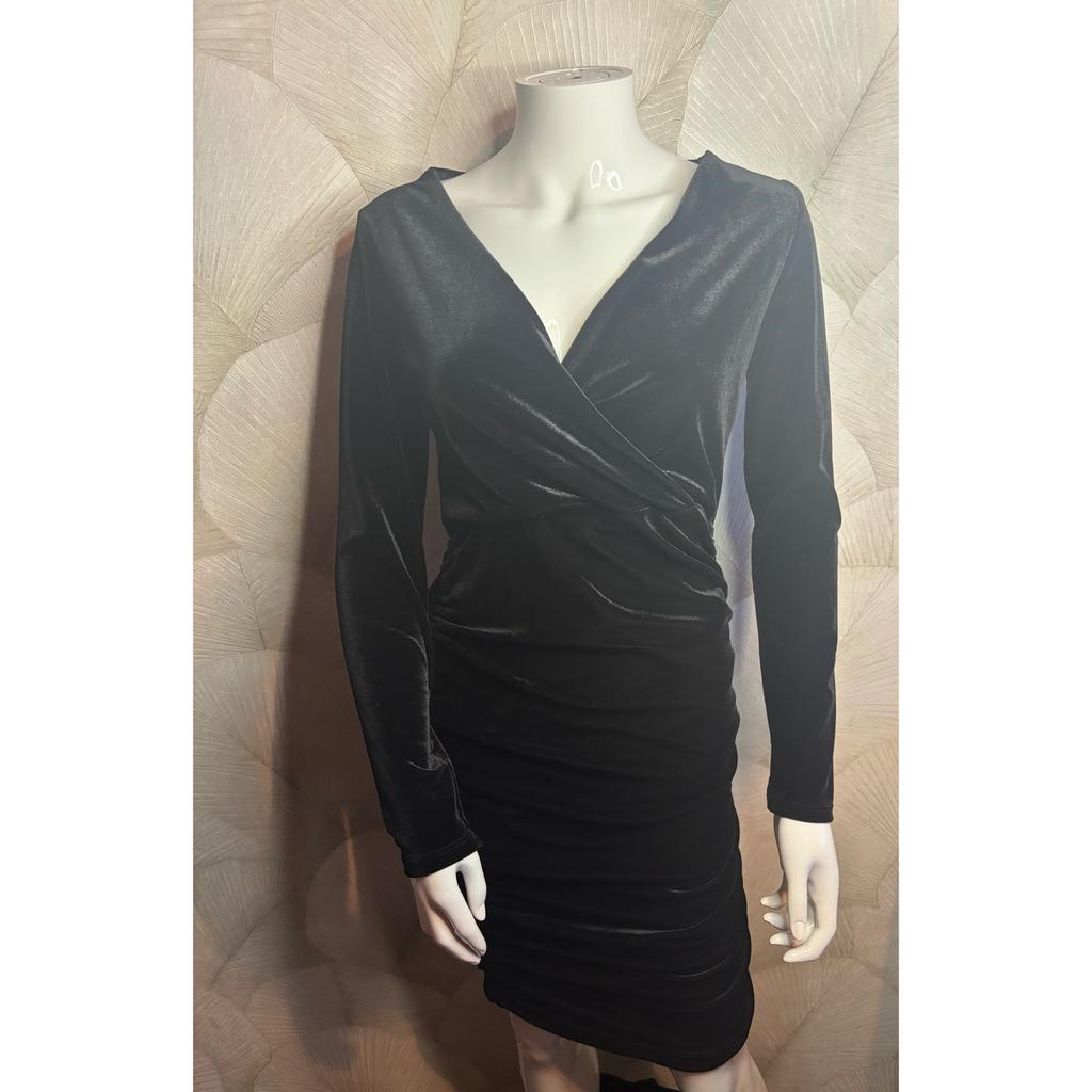 IVIVI velvet zwarte jurk - Maat M, Kleding | Dames, Blouses en Tunieken, Verzenden, Nieuw, Maat 38/40 (M), Zwart