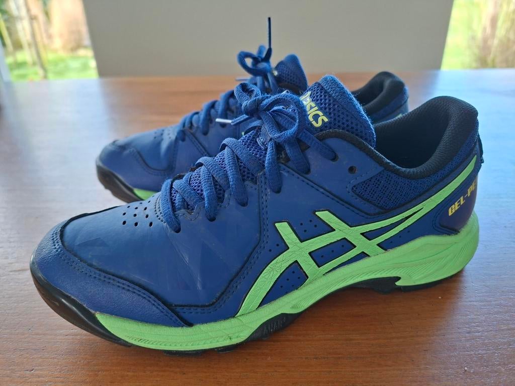Asics gel-peake korfbal hockey kunstgrasschoenen maat 35,5, Ophalen of Verzenden, Zo goed als nieuw, Schoenen