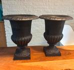 2 prachtige gietijzeren bloempotten., Tuin en Terras, Tuinwanddecoratie, Ophalen of Verzenden, Gebruikt