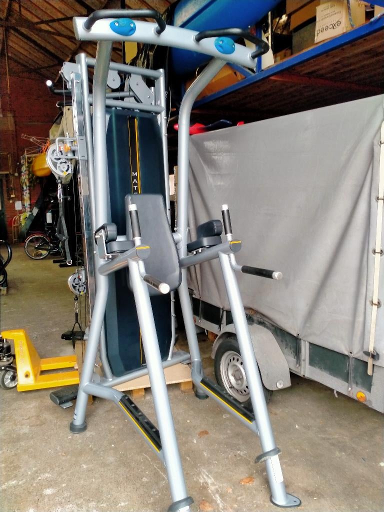 Matrix dip/ leg rais station / VKR, Ophalen, Zo goed als nieuw, Oprekstang
