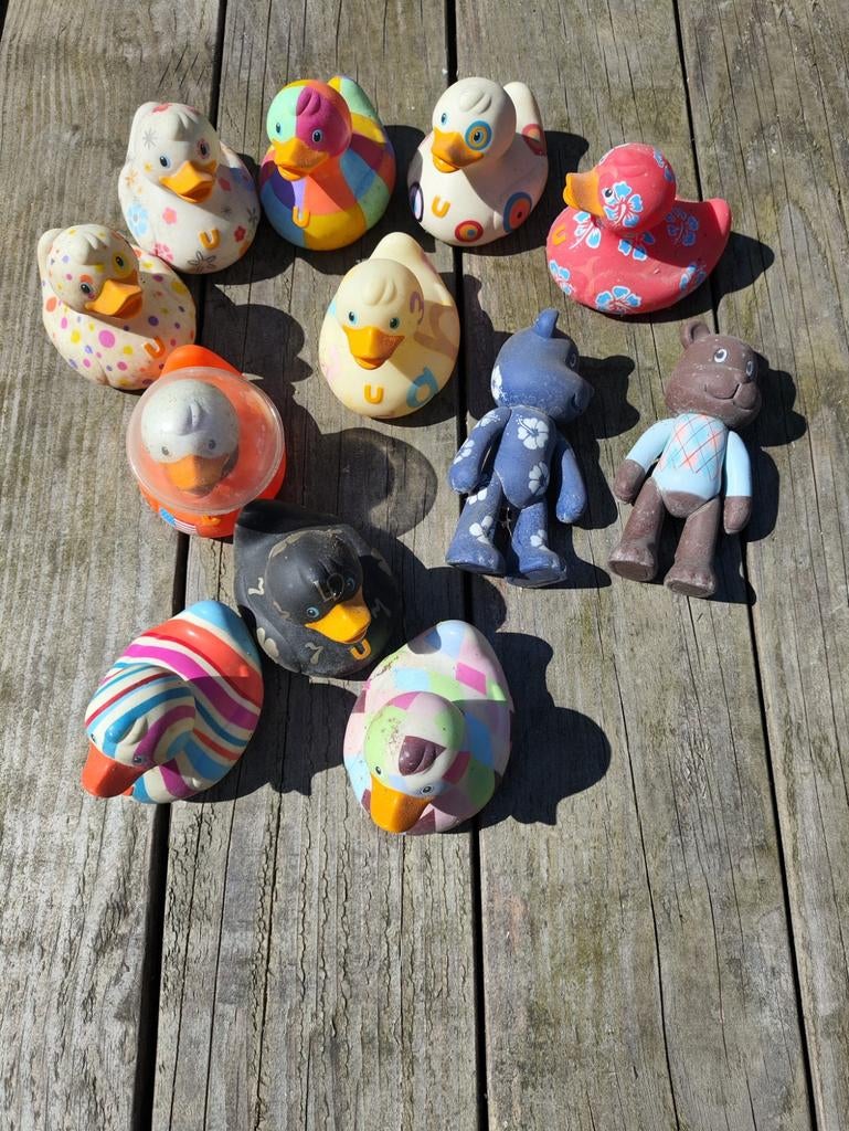 10 Bud badeendjes 2004 en 2 Bud beertjes, Ophalen of Verzenden, Gebruikt