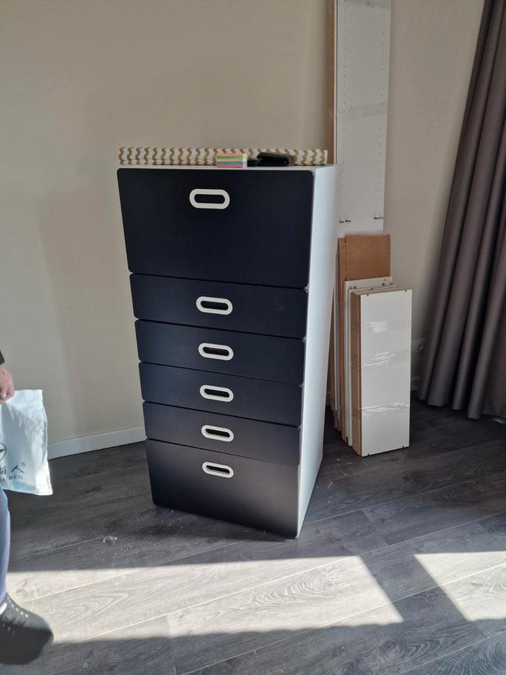 Moderne ladekast met 5 laden - Zwart/Wit, Huis en Inrichting, Kasten | Ladekasten, Gebruikt, 100 tot 150 cm, 50 tot 100 cm, 25 tot 50 cm