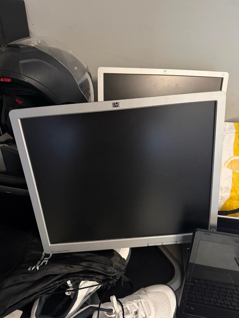 2x HP monitor, Computers en Software, Monitoren, In hoogte verstelbaar, Ophalen of Verzenden, 60 Hz of minder, Gebruikt