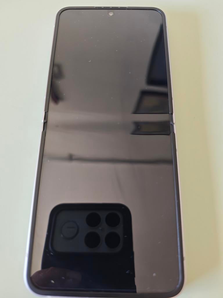 Samsung Galaxy Z Flip 6 128GB - Zo goed als nieuw, Telecommunicatie, Mobiele telefoons | Samsung, Zwart, Ophalen of Verzenden