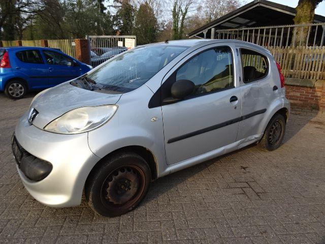 Peugeot 107 Bj 2008 5 deurs zilver voor demontage., Auto-onderdelen, Overige Auto-onderdelen, Peugeot, Gebruikt, Ophalen of Verzenden