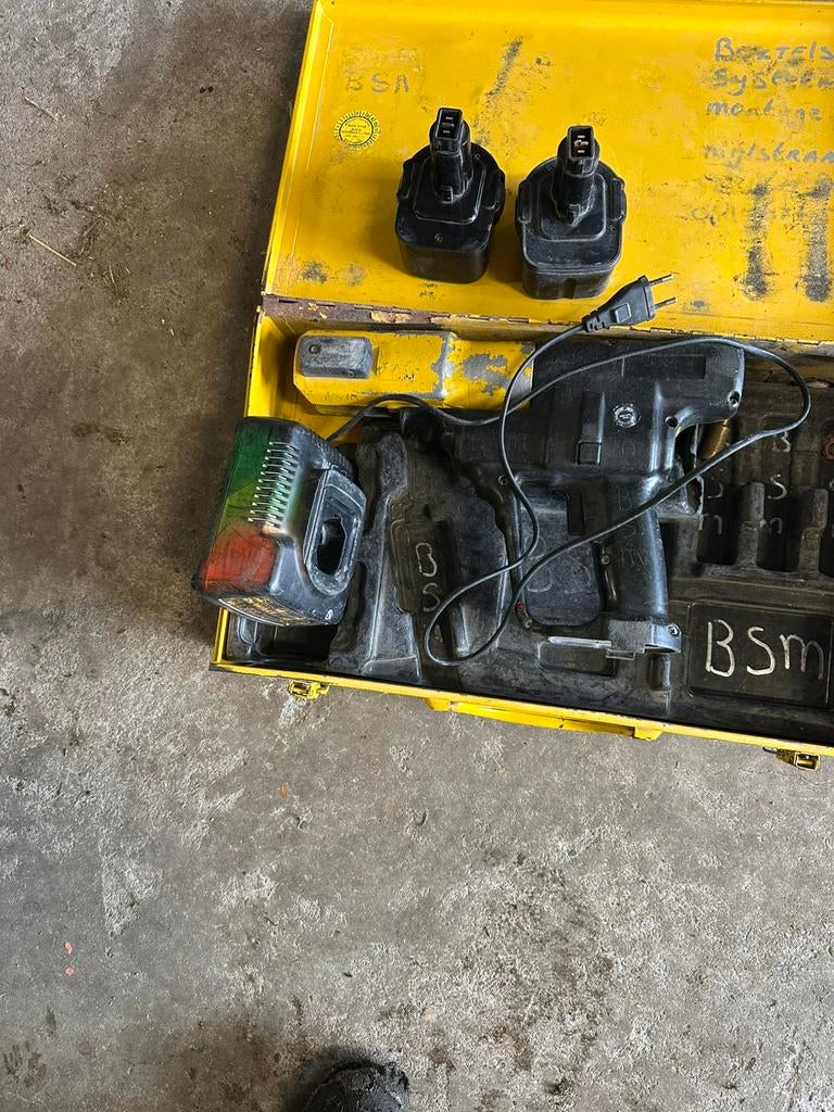 Rems perstang kneltang, Ophalen