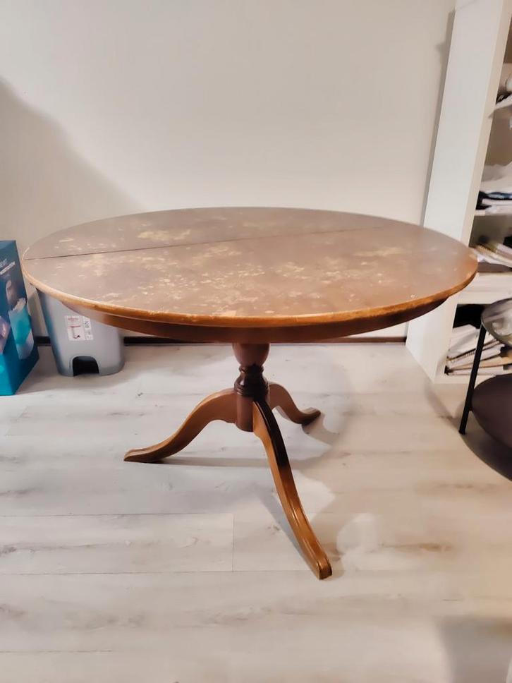 Ronde houten eettafel met beschadigd blad, Antiek en Kunst, Antiek | Meubels | Tafels, Ophalen