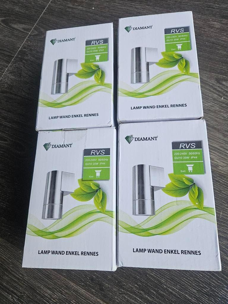 Buitenlampen / wandlampen merk Diamant nieuw in doos., Huis en Inrichting, Lampen | Wandlampen, Nieuw, Metaal, Ophalen of Verzenden