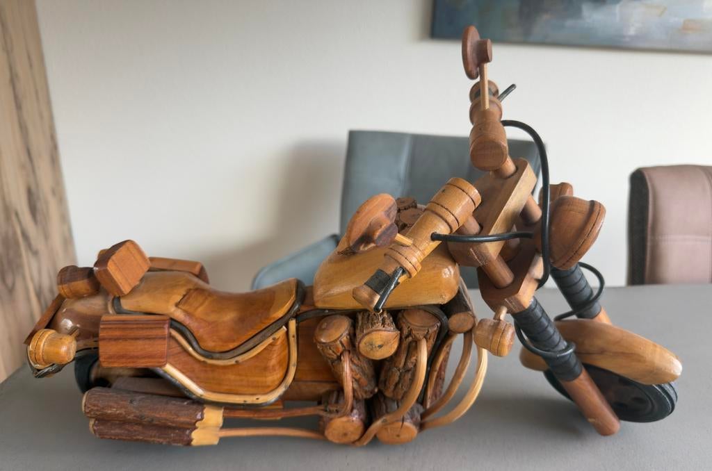 Beeld van een houten motor, leuk item voor je interieur!, Ophalen of Verzenden, Gebruikt