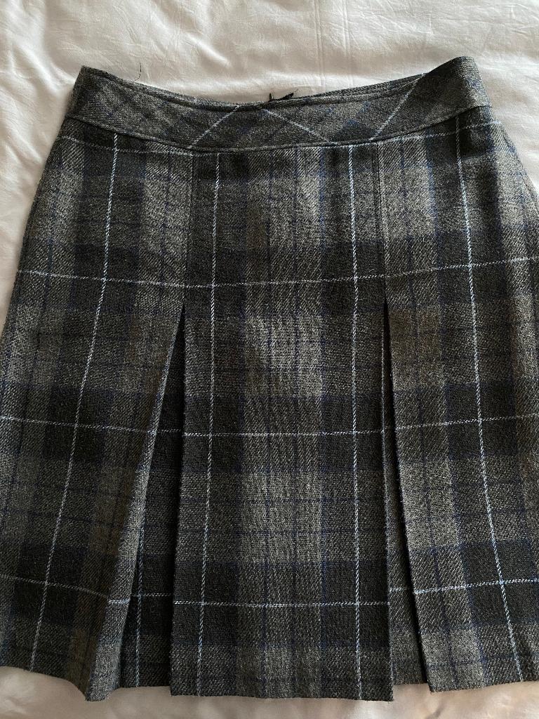 Plooirok, wol, grijs met lichtblauwe streep, Maat 42/44 (L), Ophalen of Verzenden, Knielengte, Grijs