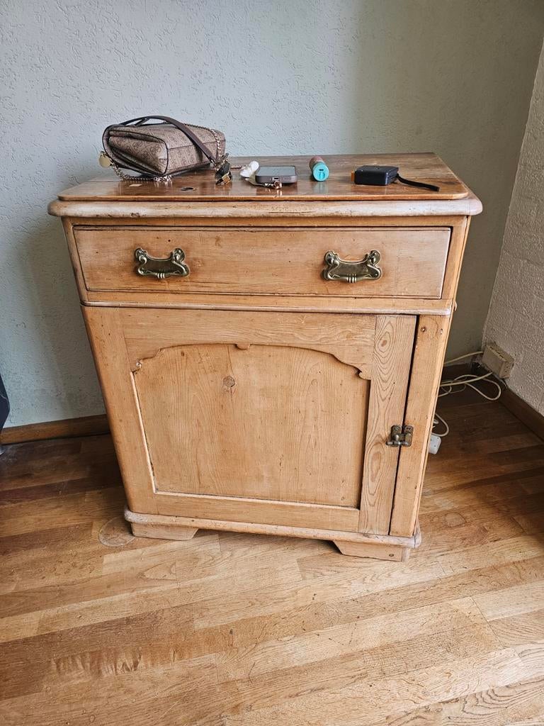 Antiek houten kastje / TV meubel met lade en deurtje, Ophalen