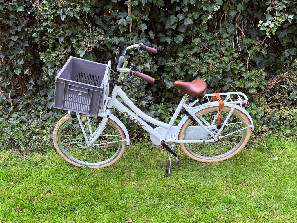 24 inch Altec damesfiets met krat 3 versnellingen, Ophalen, Gebruikt, 26 inch of meer, Versnellingen