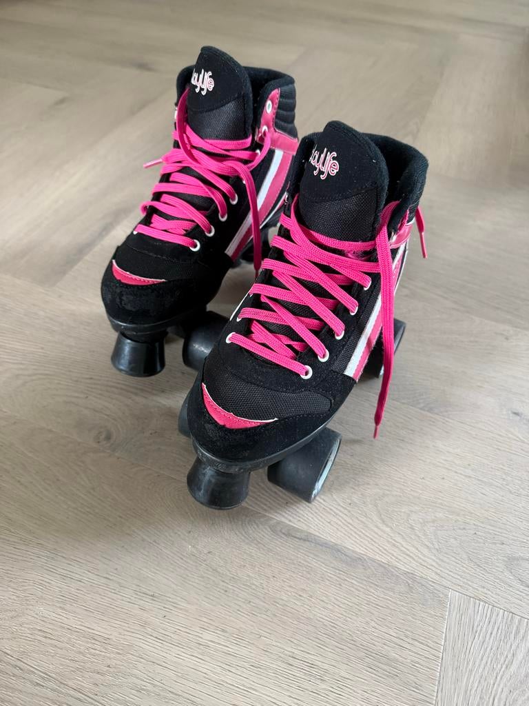 Roller skates maat 39 - Zwart/Roze - Zo goed als nieuw, Ophalen of Verzenden, Zo goed als nieuw, Overige typen
