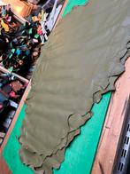 Olijf groen kalfs huiden 1-1.1 mm dikte soepel&glad A-3-5, Leer of Kunstleer, Ophalen of Verzenden, Zo goed als nieuw, 30 tot 120 cm