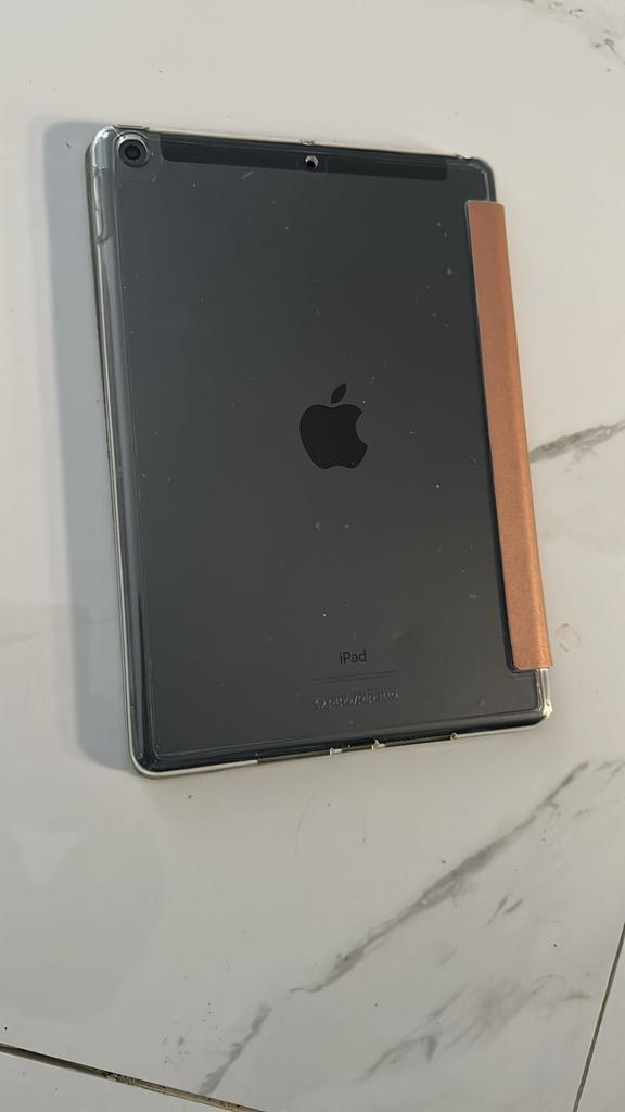 Apple IPad 7e generatie 32 GB, Computers en Software, Apple iPads, 32 GB, Apple iPad, Zo goed als nieuw, Grijs