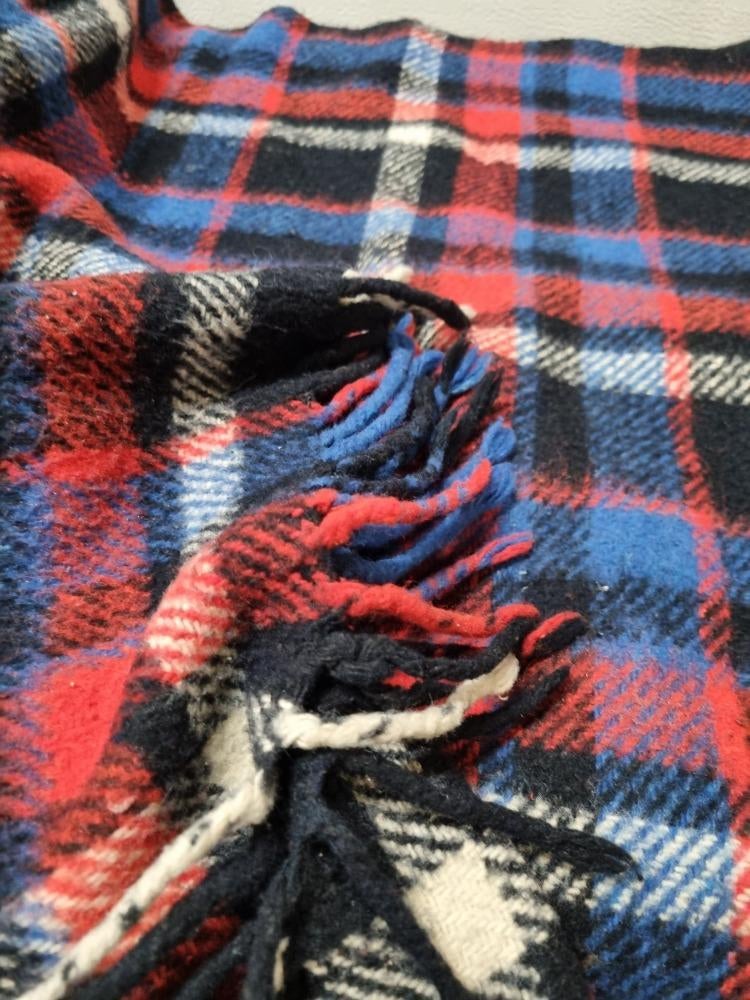 plaid geruit rood wit blauw zwart met franjers, Ophalen of Verzenden, 'T Olde Gre-j, Info@toldegrej.nl, Endepoelstraat 20f Didam
