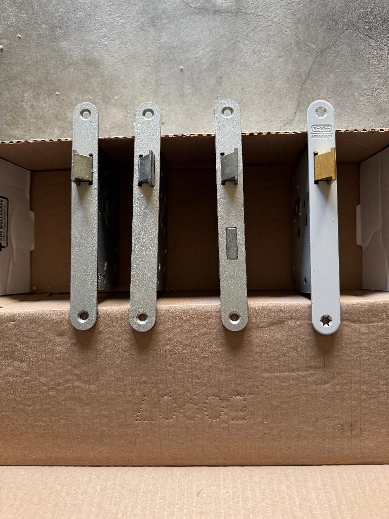 ZGAN 4x slot binnendeur en 2x deurbeslag, Ophalen of Verzenden, Zo goed als nieuw, Rvs, Slot