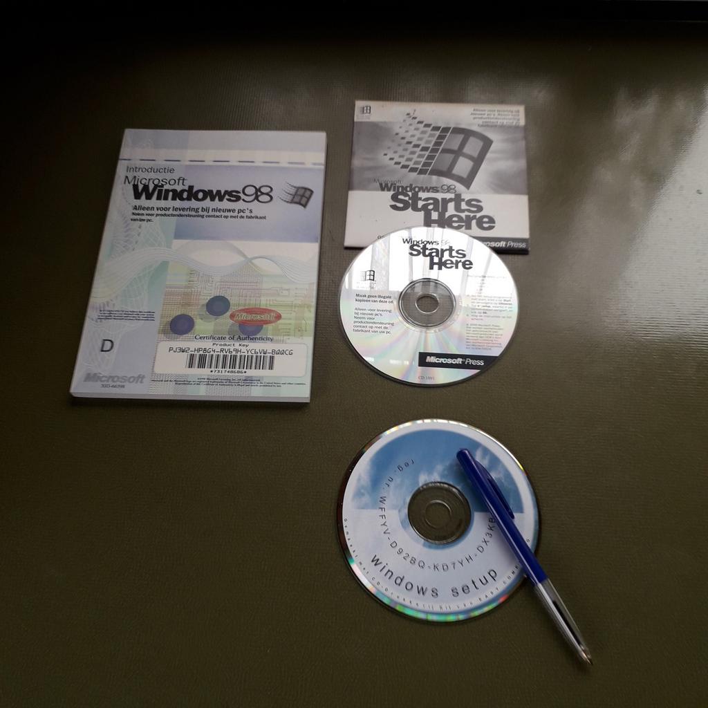 vintage Windows 98 editie boekje, Computers en Software, Besturingssoftware, Ophalen, Gebruikt, Windows