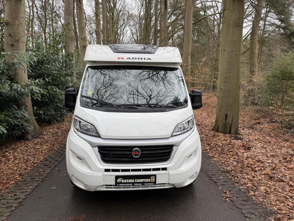 Adria Compact PLUS SL Enkele Bedden 43000 km Airco 2017, Caravans en Kamperen, Campers, Airbags, Ringverwarming, Bedrijf, Tot en met 3